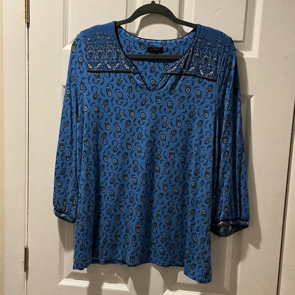 J. Jill Blue Paisley V-Neck Blouse Size Large Tall